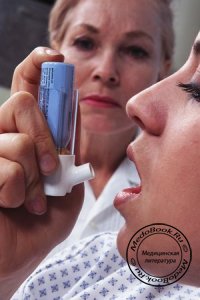 Вспомогательный ингалятор при лечении астмы