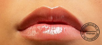 Солевые компрессы помогут вам сделать губы красивыми