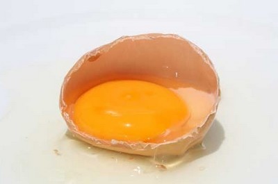 Яйца - основной ингредиент домашнего шампуня