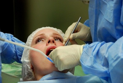 Обучение стоматологов восстановлению коронки зуба с живой пульпой