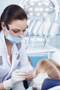 Показания, подготовка, обезболивание при удалении зубов у детей
